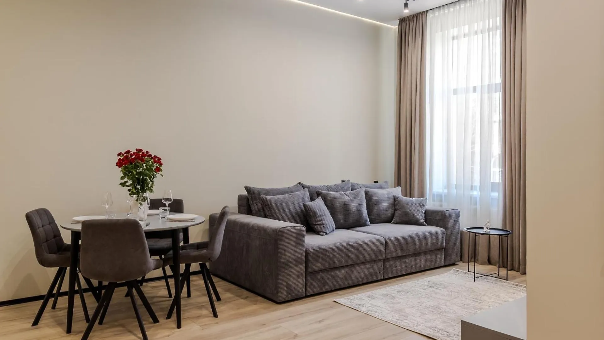 Royal Apart With Bathtub On Rappaporta 15 Λβιβ 0*,